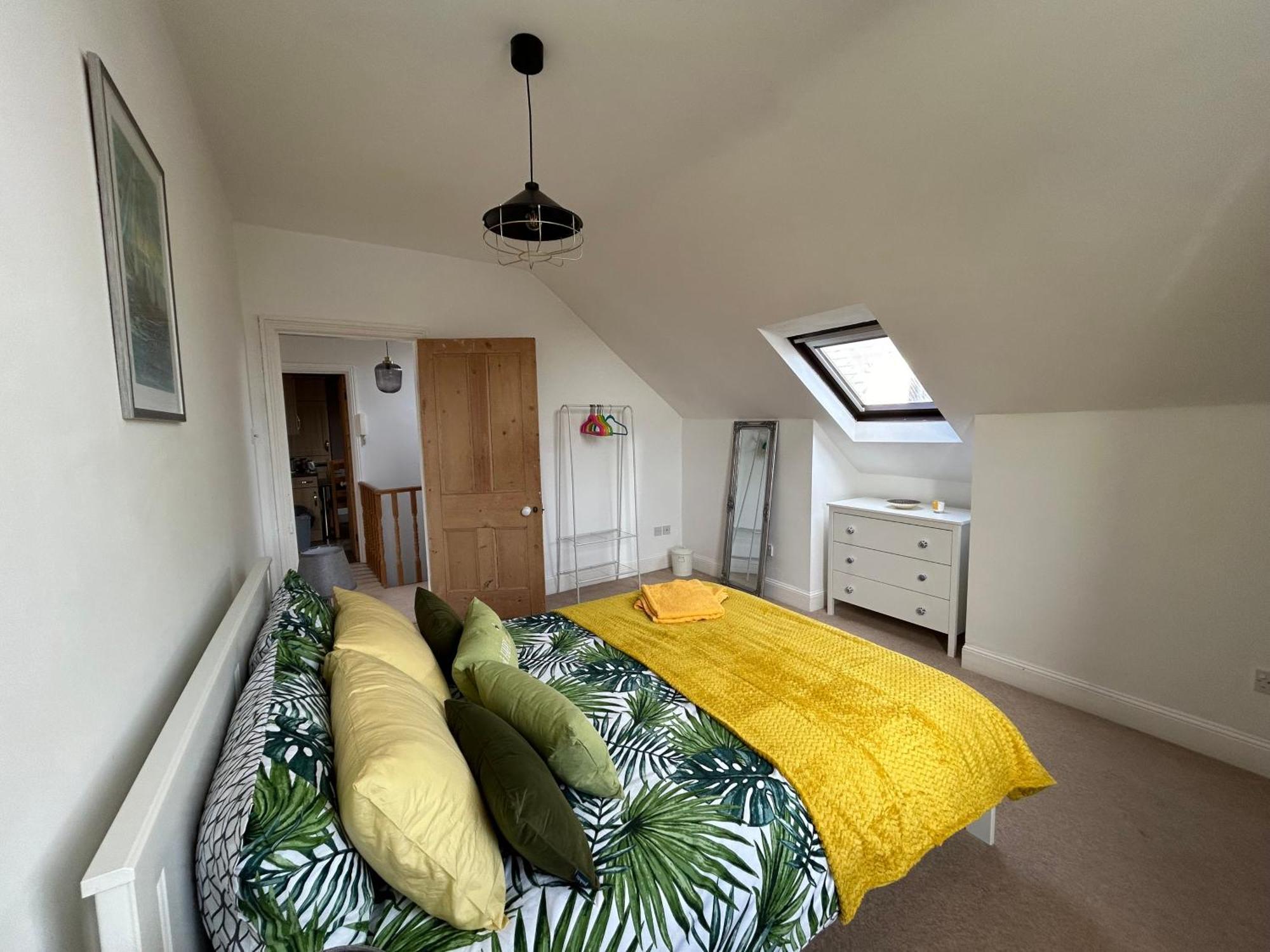 Seaside Rentals Bournemouth - 2Br, Upto 6Ppl, Beach 3 Min Walk, Dogs Ok, Wifi, Park 2 Cars المظهر الخارجي الصورة