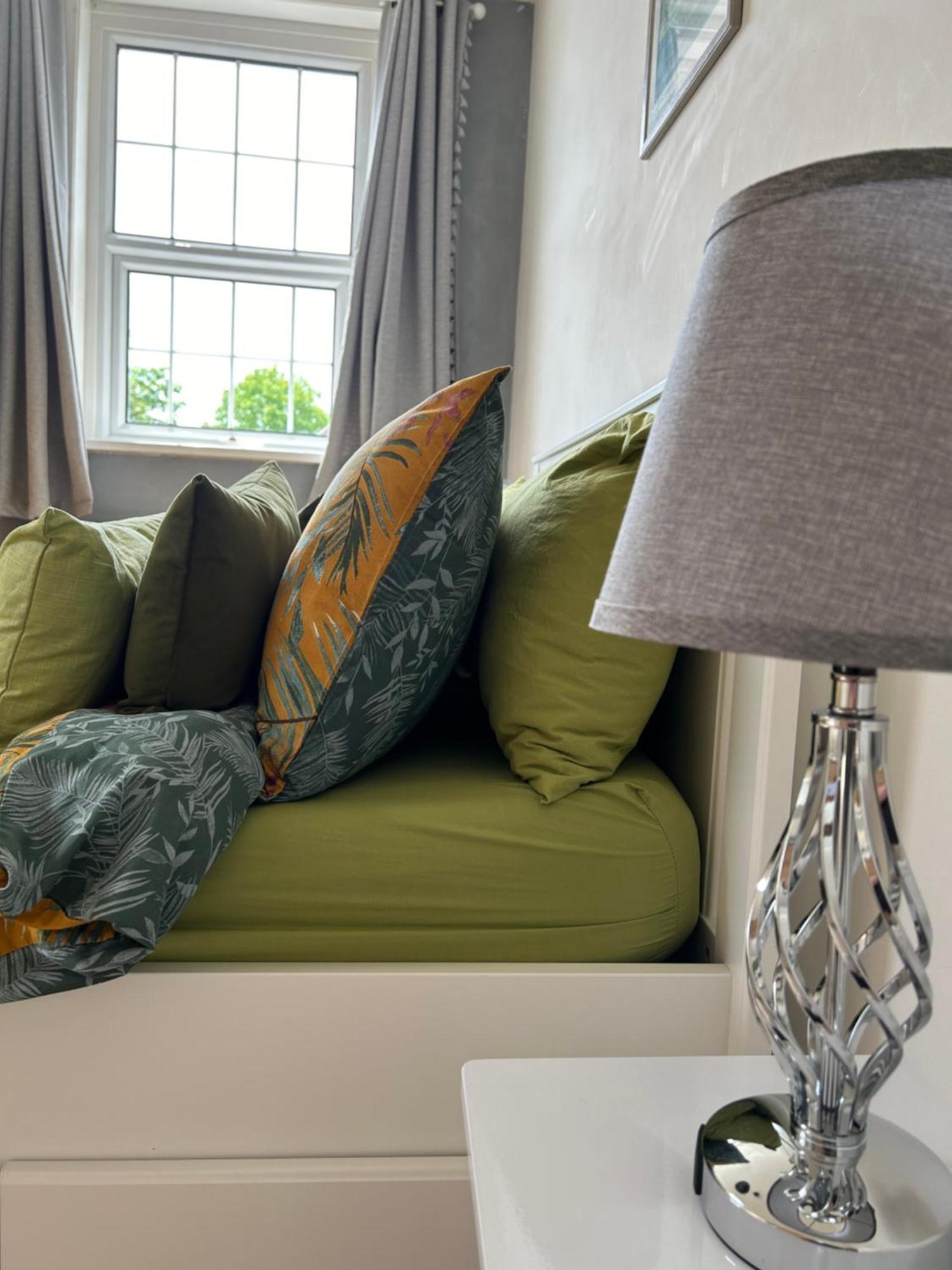Seaside Rentals Bournemouth - 2Br, Upto 6Ppl, Beach 3 Min Walk, Dogs Ok, Wifi, Park 2 Cars المظهر الخارجي الصورة