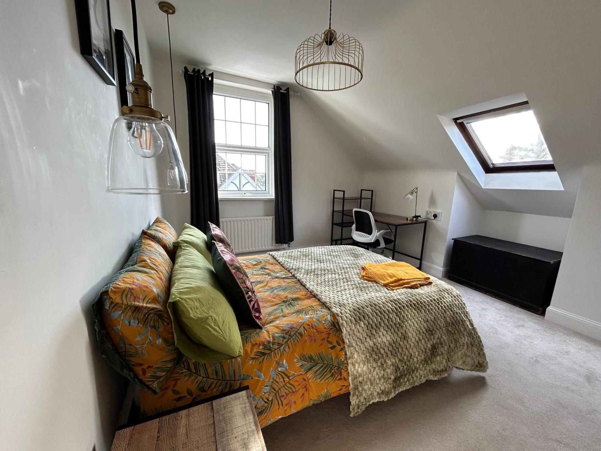 Seaside Rentals Bournemouth - 2Br, Upto 6Ppl, Beach 3 Min Walk, Dogs Ok, Wifi, Park 2 Cars المظهر الخارجي الصورة