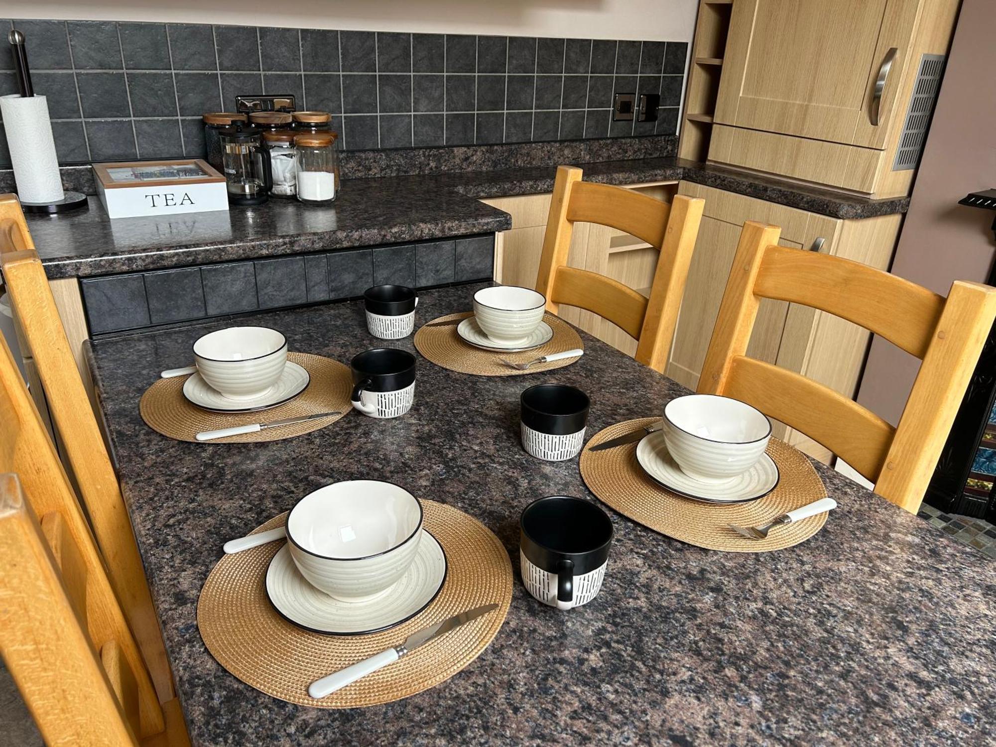 Seaside Rentals Bournemouth - 2Br, Upto 6Ppl, Beach 3 Min Walk, Dogs Ok, Wifi, Park 2 Cars المظهر الخارجي الصورة